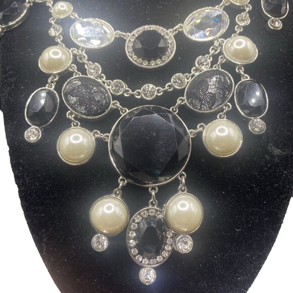 Signed White House Black Market Necklace Lace Pearl Crystal Bib Statement 16"+2" - Picture 2 of 8
